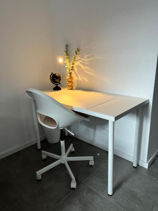Appartment Florida Naehe Duesseldorf, Messe, Hbf, City, Wifi, Helios Hospital Krefeld Eksteriør bilde